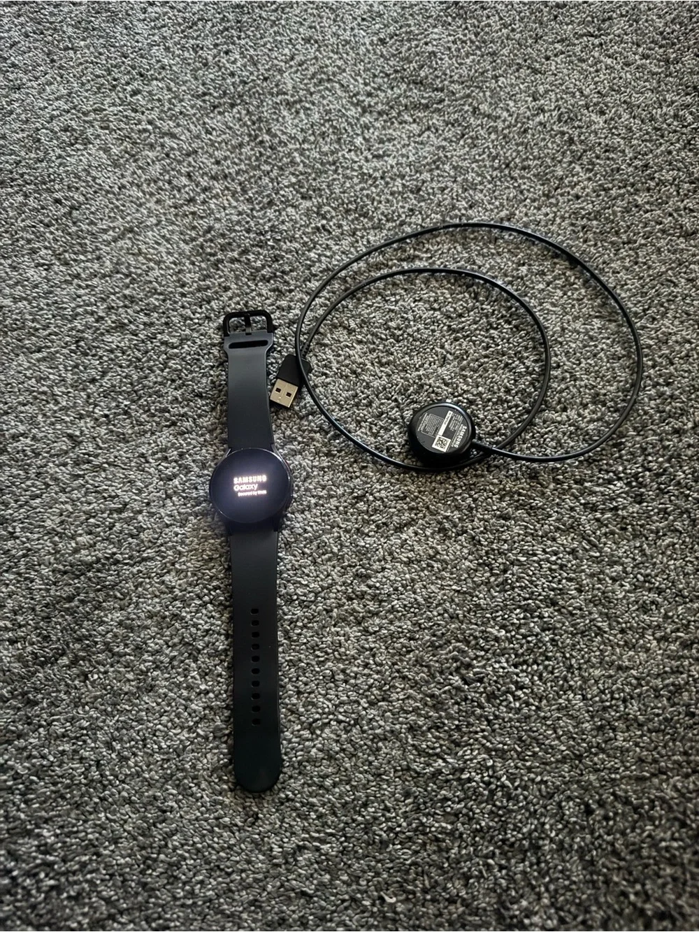 Black Samsung Galaxy watch 4